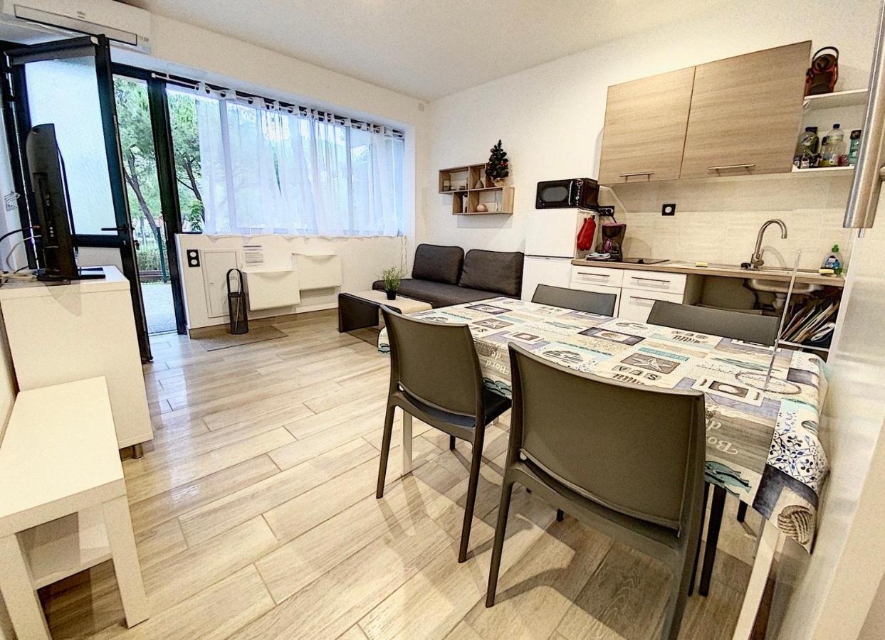 Appartement F2 Le parc CLIM, WIFI, PMR à Balaruc-les-Bains Extérieur photo